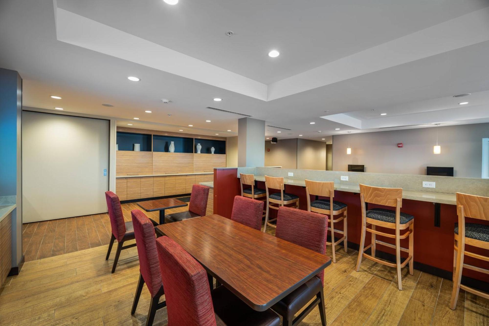 Towneplace Suites By Marriott Milwaukee Oak Creek Exterior foto