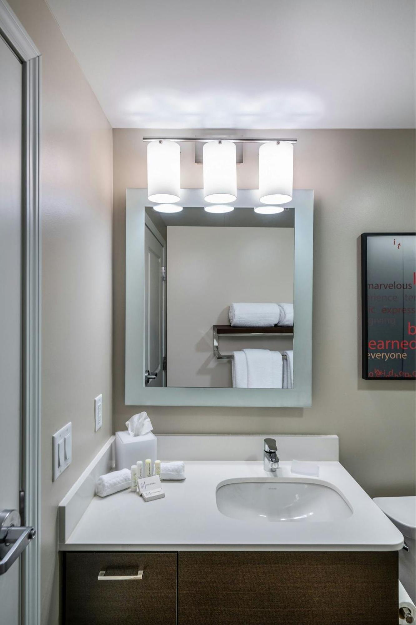 Towneplace Suites By Marriott Milwaukee Oak Creek Exterior foto
