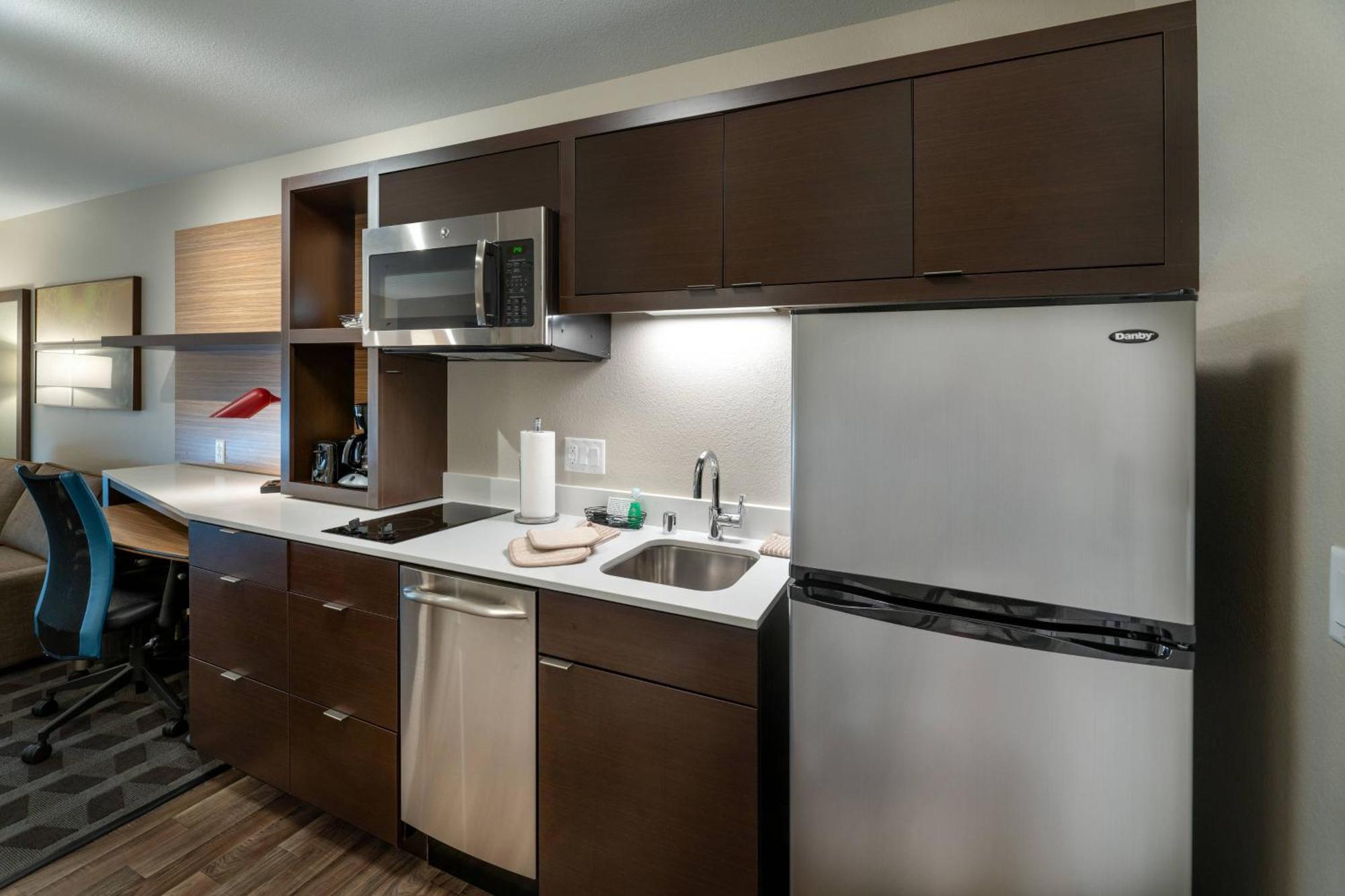 Towneplace Suites By Marriott Milwaukee Oak Creek Exterior foto